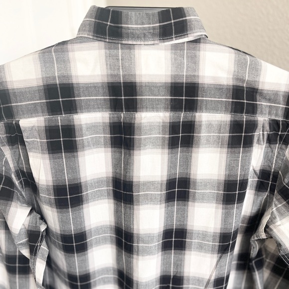🖤 Old Navy Regular Fit Built In Flex Plaid Everyday Shirt M - Picture 5 of 8